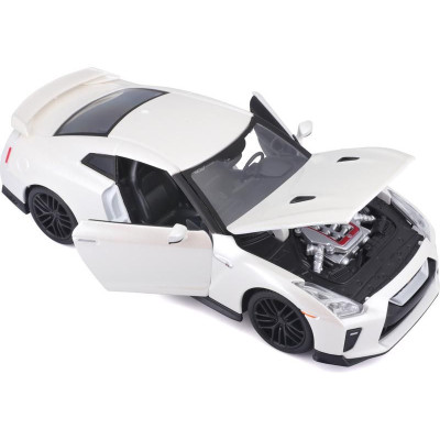 Bburago Plus Nissan GT-R 1:24 bílá metalíza