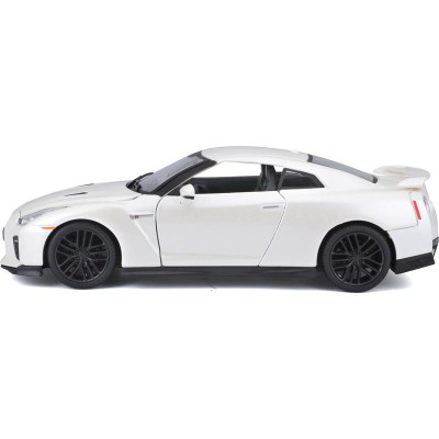 Bburago Plus Nissan GT-R 1:24 bílá metalíza