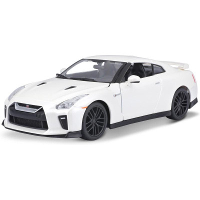 Bburago Plus Nissan GT-R 1:24 bílá metalíza
