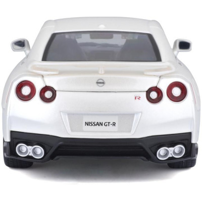 Bburago Plus Nissan GT-R 1:24 bílá metalíza