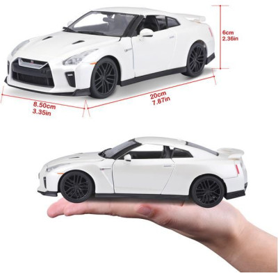 Bburago Plus Nissan GT-R 1:24 bílá metalíza