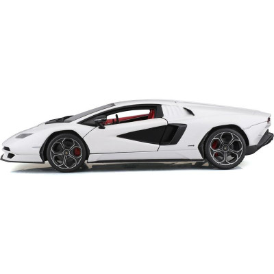 Bburago Lamborghini Countach LPI 800-4 1:24 bílá