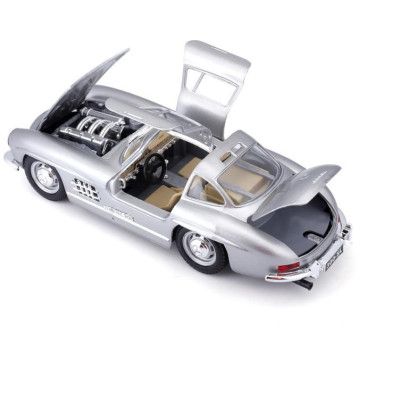 Bburago Mercedes-Benz 300 SL 1954 1:24 stříbrná