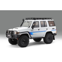 Teljesen összeszerelt RC lánctalpas/expedíciós speciális DC motorral és vízálló vezérlővel és erős kormányszervóval a haladó versenyzők számára. A modell portáltengelyekkel van felszerelve, 2sebességes. Sebességváltóval, zárható első és hátsó differenciálművel, LED modullal, stb. A készlet 6 csatornás 2,4Ghz RC készletet tartalmaz. Meghajtó akkumulátor és töltő nélkül. Fehér színű karosszéria.