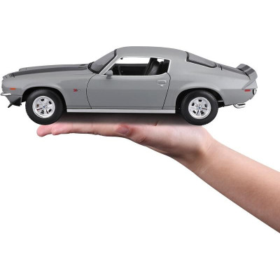 Maisto Chevrolet Camaro 1971 1:18 šedá