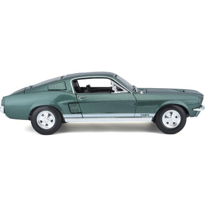Maisto Ford Mustang Fastback 1967 1:18 zelená metalíza