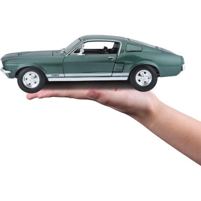 Maisto Ford Mustang Fastback 1967 1:18 zelená metalíza