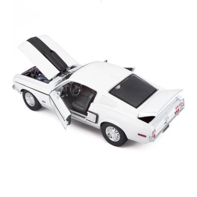 Maisto Ford Mustang GT Cobra Jet 1968 1:18 bílá