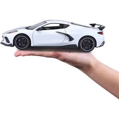 Maisto Chevrolet Corvette Stingray Coupe 2020 1:18 bílá
