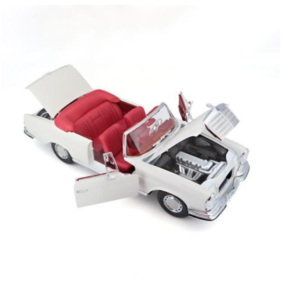 Maisto Mercedes-Benz 280SE Cabrio 1967 1:18 krémová
