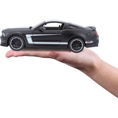 Maisto Ford Mustang Boss 302 1:24 černá matná