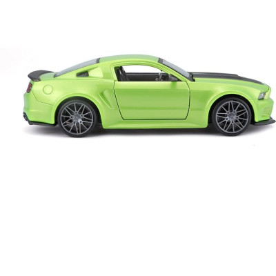 Maisto Ford Mustang Street Racer 2014 1:24 matná zelená