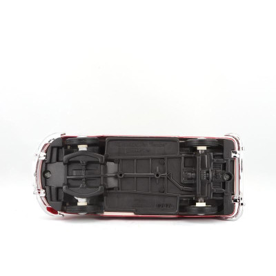 Maisto Volkswagen Van Samba 1:25 bílo/červená