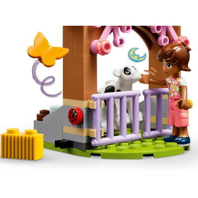 LEGO Friends - Autumn a její stáj pro telátko
