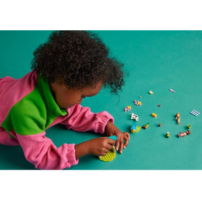 LEGO Friends - Autumn a její stáj pro telátko