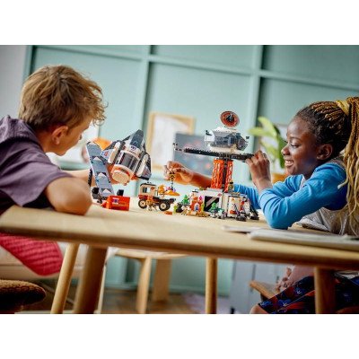 LEGO City - Vesmírná základna a startovací rampa pro raketu