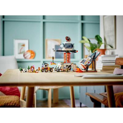 LEGO City - Vesmírná základna a startovací rampa pro raketu