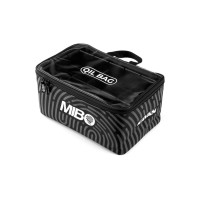 Praktikus nejlon táska cipzárral. Belső töltelék műanyag lemezek 15 rekesszel az olajos palackok számára.