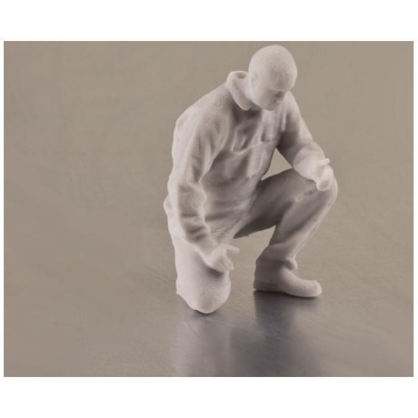 Krick Figurka strojník klečící 1:25 nenabarvená