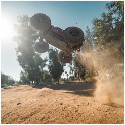 Arrma Outcast 4S V2 BLX 1:10 4WD RTR ocelová