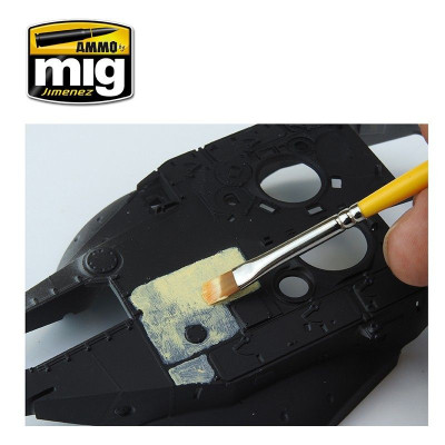 Anti-Slip Paste - Sand Color (for 1/35 scale) 20ml