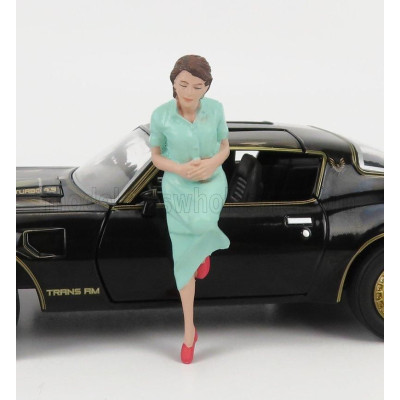 AMERICAN DIORAMA FIGURES DONNA - WOMAN SITTING LOVERS FIGURE 2 - LIGHT GREEN 1/24