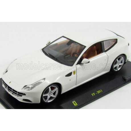 EDICOLA FERRARI FF (FERRARI FOUR) 2011 - CON VETRINA - WITH SHOWCASE - WHITE 1/24