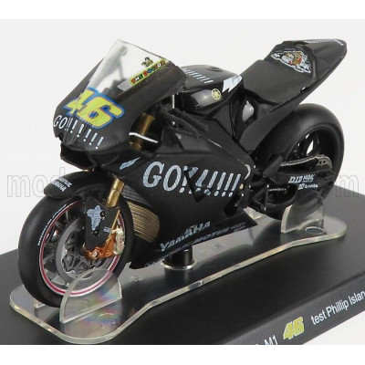EDICOLA YAMAHA YZR-M1 TEAM GOULOISES N 46 WORLD CHAMPION TEST PHILLIP ISLAND MOTOGP 2004 VALENTINO ROSSI - BLACK 1/18