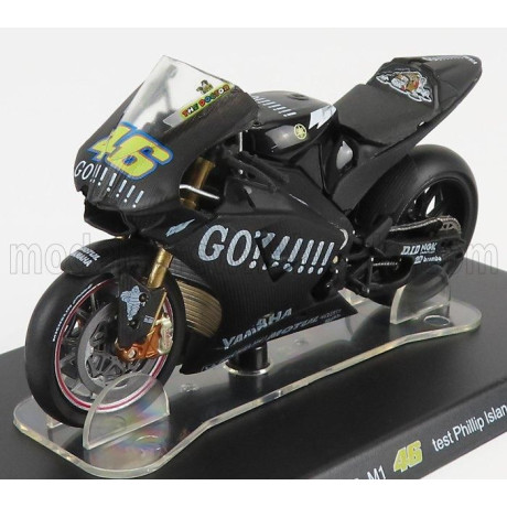 EDICOLA YAMAHA YZR-M1 TEAM GOULOISES N 46 WORLD CHAMPION TEST PHILLIP ISLAND MOTOGP 2004 VALENTINO ROSSI - BLACK 1/18