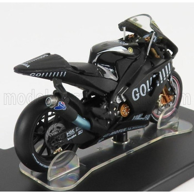 EDICOLA YAMAHA YZR-M1 TEAM GOULOISES N 46 WORLD CHAMPION TEST PHILLIP ISLAND MOTOGP 2004 VALENTINO ROSSI - BLACK 1/18