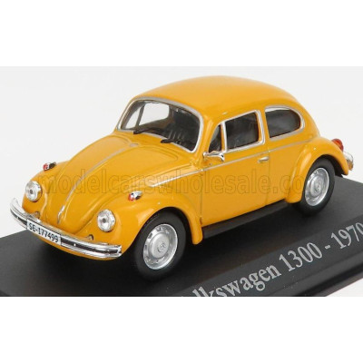 EDICOLA VOLKSWAGEN BEETLE KAFER 1300 1970 - CON VETRINA - WITH SHOWCASE - YELLOW 1/43