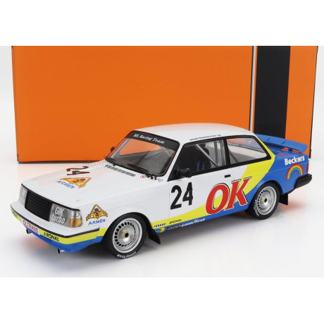 IXO MODELS VOLVO 240 TURBO TEAM BECKERS N 24 NURBURGRING 1985 P.G.ANDERSSON - WHITE YELLOW BLUE 1/18