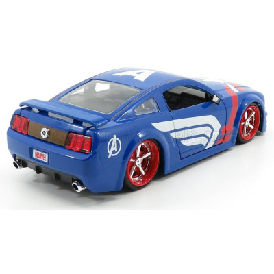 JADA FORD USA MUSTANG GT COUPE 2006 WITH CAPTAIN AMERICA FIGURE - BLUE RED WHITE 1/24