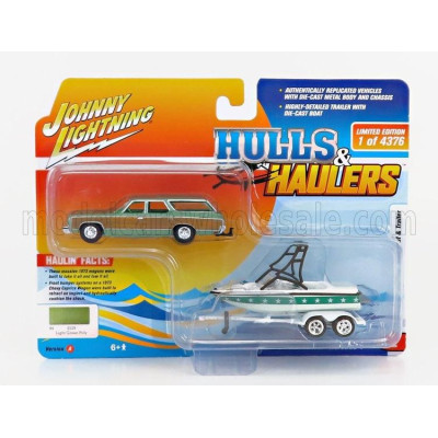JOHNNY LIGHTNING CHEVROLET CAPRICE WITH TRAILER AND BOAT 1973 - GREEN WOOD 1/64