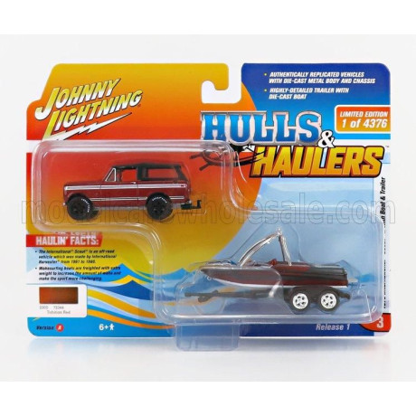 JOHNNY LIGHTNING INTERNATIONAL SCOUT WITH TRAILER AND BOAT 1979 - RED BLACK 1/64