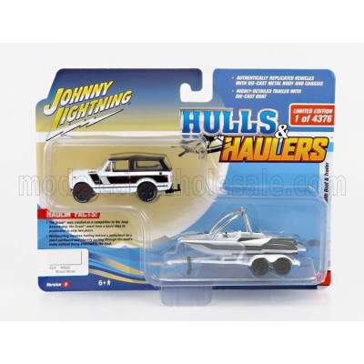 JOHNNY LIGHTNING INTERNATIONAL SCOUT WITH TRAILER AND BOAT 1979 - WHITE BLACK 1/64