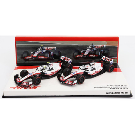 MINICHAMPS HAAS F1  SET 2X VF-22 FERRARI TEAM HAAS N 20 5th BAHRAIN GP 2022 KEVIN MAGNUSSEN + N 47 BAHRAIN GP 2022 MICK SCHUMACH