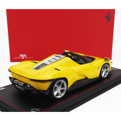 MR MODELS FERRARI DAYTONA SP3 2022 - CON VETRINA - WITH SHOWCASE - GIALLO MODENA - YELLOW 1/18