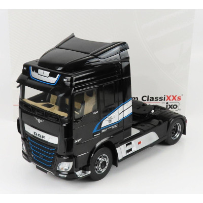 PREMIUM CLASSIXXS DAF XF SPACE CAB TRACTOR TRUCK 2-ASSI 2018 - BLACK WHITE 1/18