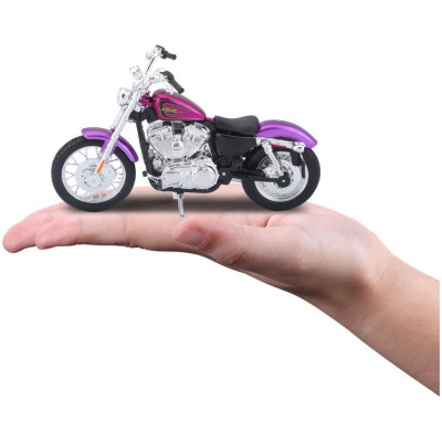 Maisto Harley-Davidson XL1200V Seventy-Two 2013 1:18