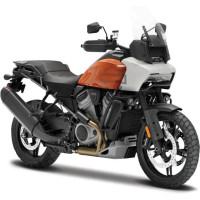 1:18 méretarányú modell egy közúti motorkerékpár Maisto 21907 Harley-Davidson Pan America 1250 2021 egy műanyag alapon nem csak a gyűjtők számára. Részletes kivitelezés, nagyon kedvező ár, hossza kb. 12 cm.