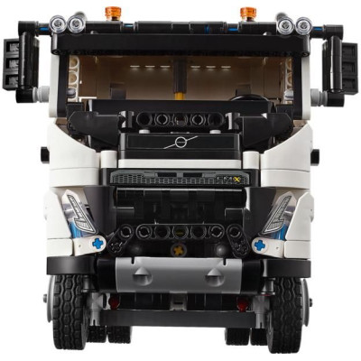 LEGO Technic - Nákladní auto Volvo FMX a elektrický bagr Volvo EC230