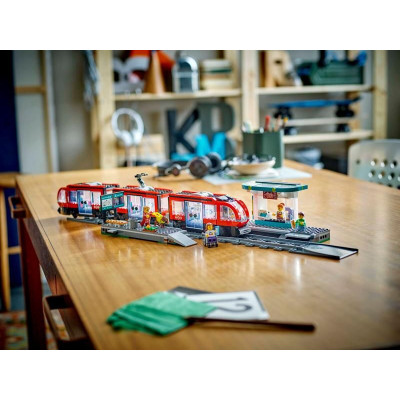 LEGO City - Tramvaj a zastávka v centru města
