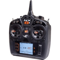 Spektrum NX8+ DSMX adó 20 csatornával. Az NX sorozat színes háttérvilágítású kijelzővel, LiIon akkumulátorral, Smart Technology kompatibilitással, USB porttal és WiFi csatlakozási lehetőséggel rendelkezik a regisztrációhoz, frissítésekhez és modelltöltéshez. Új beállítási funkciók és felhasználói hangbejelentések.