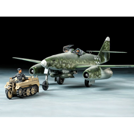 Tamiya 25215 Me262A-2a & Kettenkraftrad 1:48
