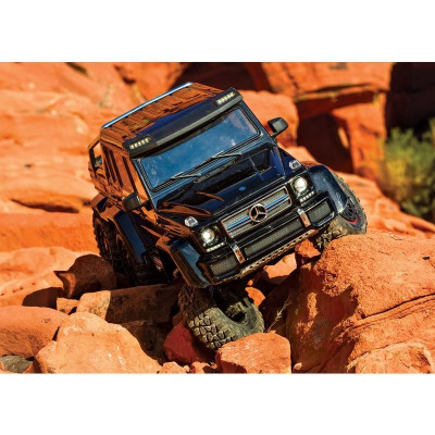 Traxxas TRX-6 Mercedes G 63 6x6 1:10 RTR černý