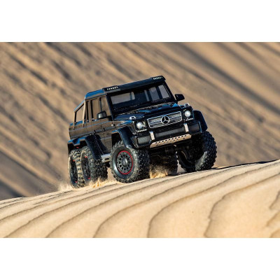 Traxxas TRX-6 Mercedes G 63 6x6 1:10 RTR černý