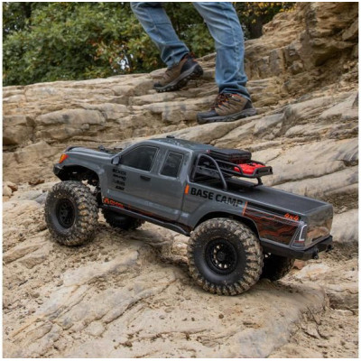 Axial SCX10 III Base Camp 4WD 1:10 RTR šedý