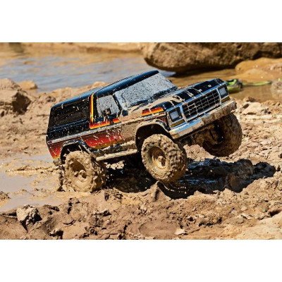 Traxxas TRX-4 Ford Bronco 1979 1:10 RTR červené