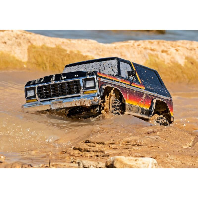 Traxxas TRX-4 Ford Bronco 1979 1:10 RTR červené
